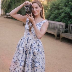 NWT Gal Meets Glam Ava Vintage Rose Dress